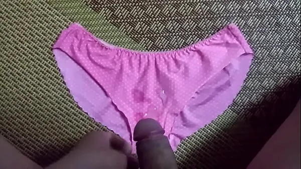 sịp chấm bi màu hường của em | Cum on panties compilation the best温かいチューブを表示