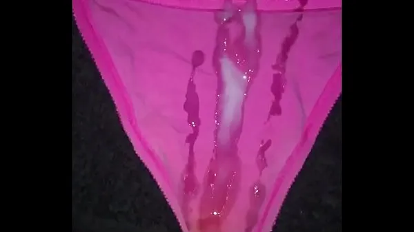 Toon Slow motion cumshot on thong warme buis