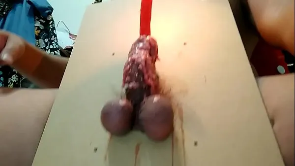 wax on the toy cock2 गर्म ट्यूब दिखाएँ