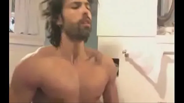 Vis Hot Hunks in Bathroom varmt rør