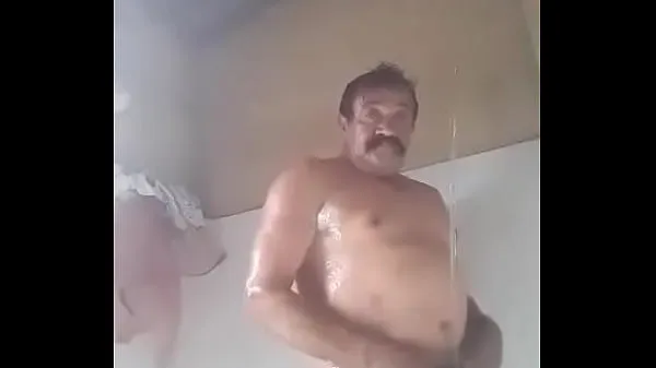 Visa my step uncle mustache recorded a video to show how tasty it is varmt rör