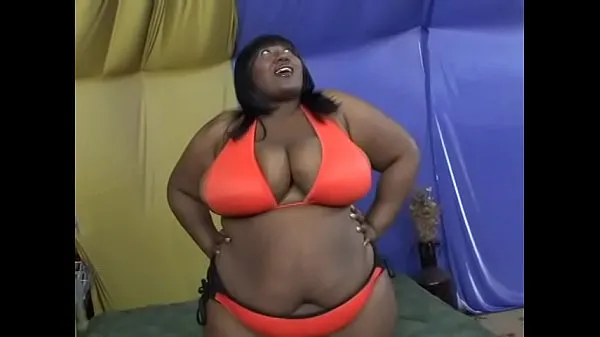 Mostrar A Sra. Squeez'em negra gorda aguenta melhor um pau do que uma cadela magrinha tubo quente