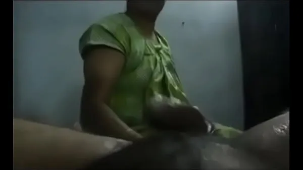 عرض South Indian aunty Juicy hand job الأنبوب الدافئ