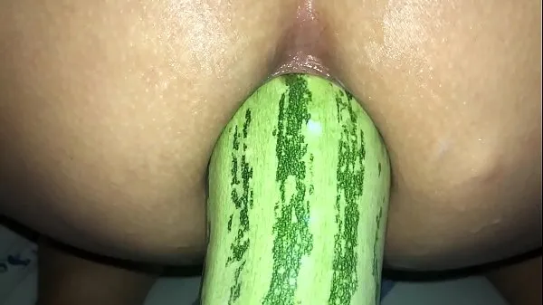 Visa extreme anal dilation - zucchini varmt rör