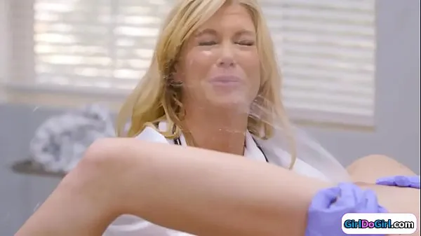 Show Unaware doctor gets squirted in her face warm Tube