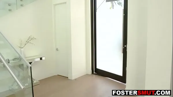 Näytä stepMom asks foster stepson to impregnate her lämmin putki