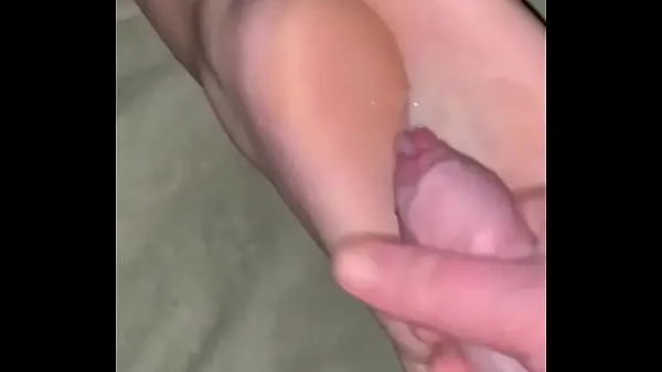 Visa Cum on wife’s feet varmt rör