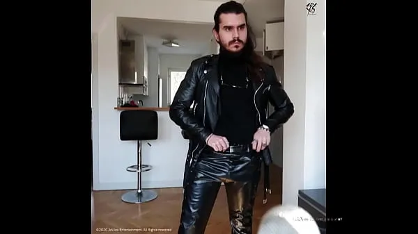 Show My Body In Leather Comp 4 warm Tube
