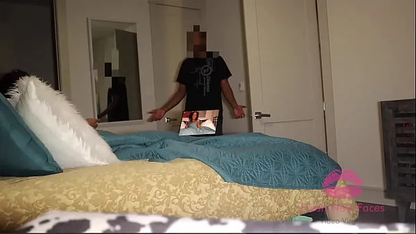 Vis Teen tricks Stepdad into filming Porn Vid varmt rør