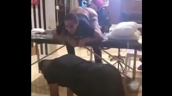 Zobrazit Anitta tattooing the cu teplé trubici