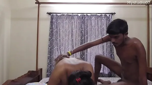 Показать Индийский сексуальный vhabi заниматься сексом со своим двоюродным братомтеплую трубку