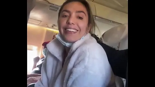 Afficher Sucer des rouleaux dans l'avion Vidéo complète sur bolivianamimi.tvTube chaud