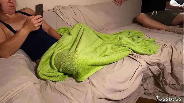 Prikaži Fucked after getting caught watching porn and masturbating in the Livingroom toplo cev