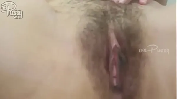 Prikaži Asian college girl rubs her pussy on camera toplo cev