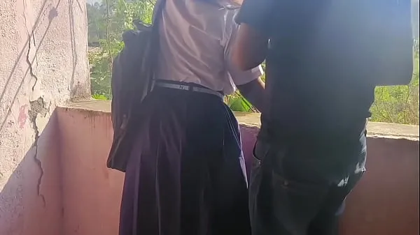 Pokaż Tuition teacher fucks a girl who comes from outside the village. Hindi Audiociepły kanał
