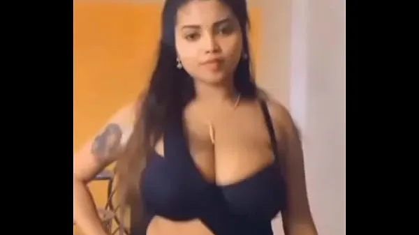 Tamil big boob aunty گرم ٹیوب دکھائیں